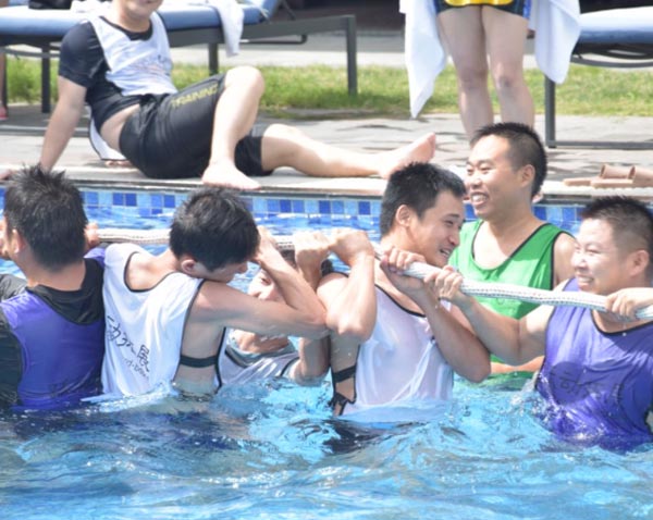 水上拔河比賽